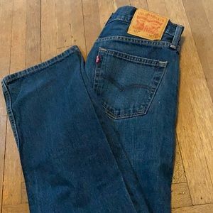 ✨LEVI’S✨ darks wash 527